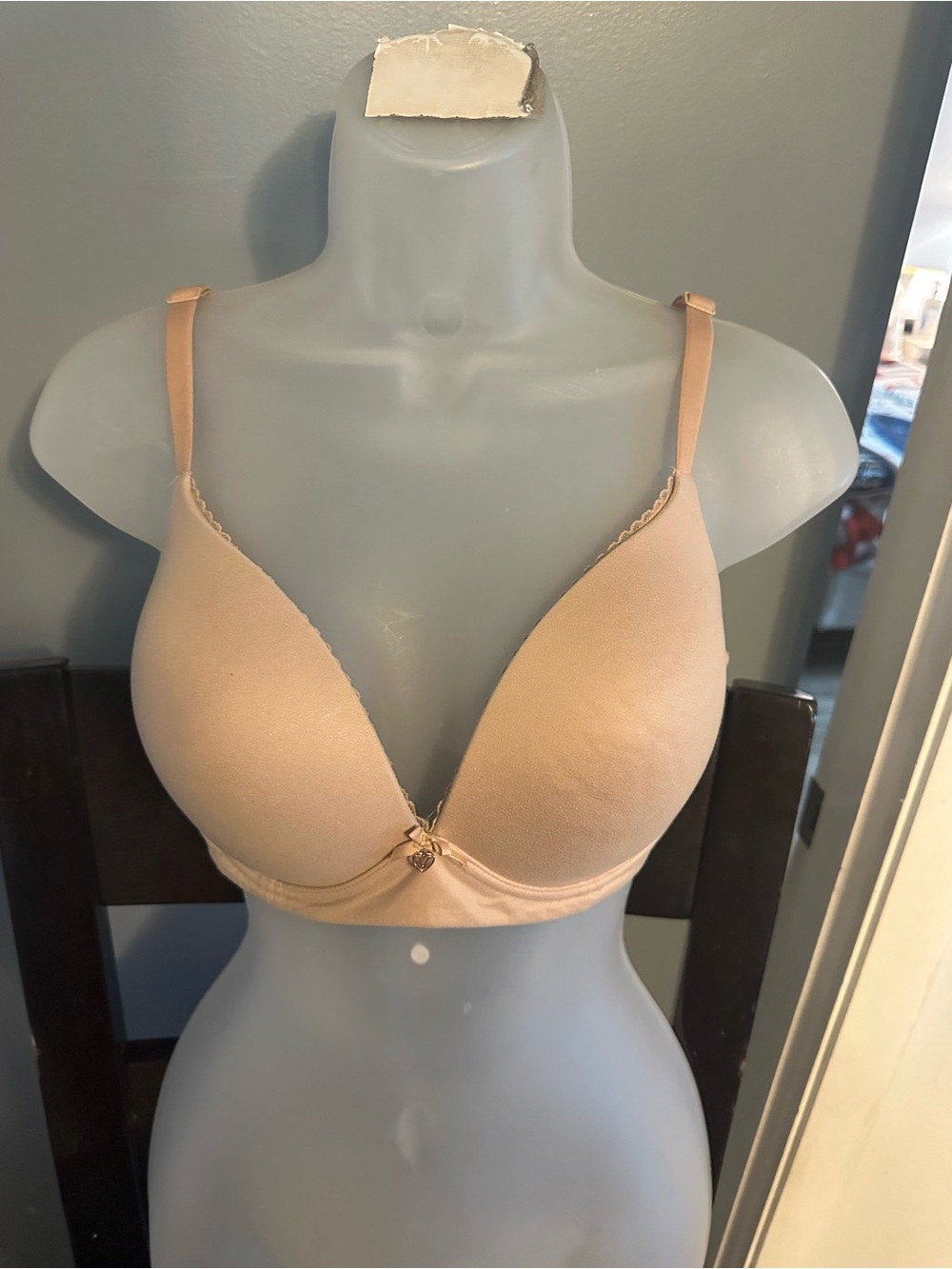 Victoria secret 34DD no wire beige padded bra